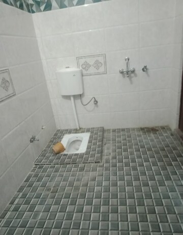 Bathroom in 2 BHK Villa at Jankipuram – for Rent