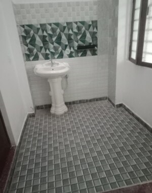 Bathroom in 2 BHK Villa at Jankipuram – for Rent