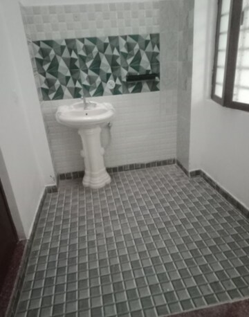 Bathroom in 2 BHK Villa at Jankipuram – for Rent