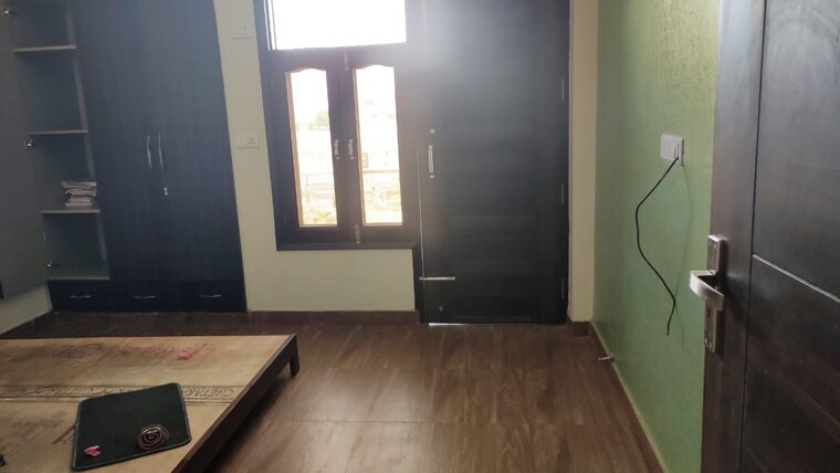 Room, sector 4 3 Bedroom 1877 Sq.Ft. Independent House In Sector 4 Gurgaon 9710253