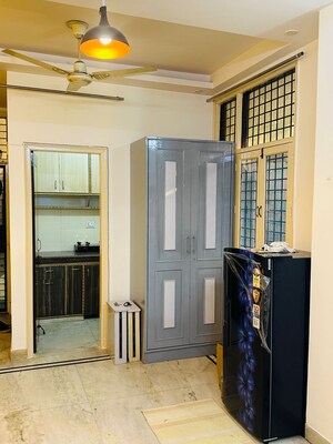 Room in 1 BHK Builder Floor at Vaishali Sector 5 – for Rent