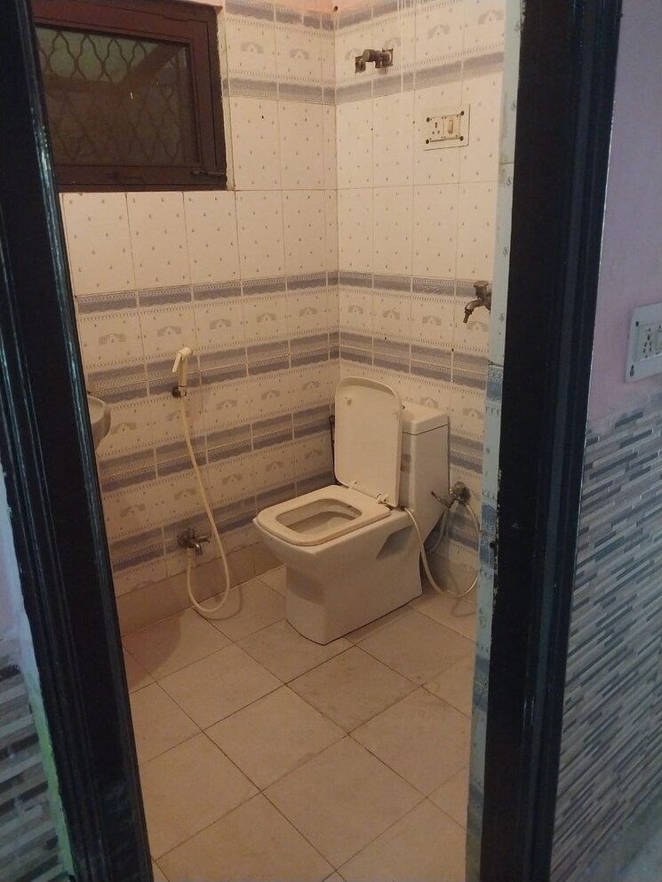 Bathroom, vaishali sector 6 1 Bedroom 451 Sq.Ft. Apartment In Vaishali Sector 6 Ghaziabad 9710282