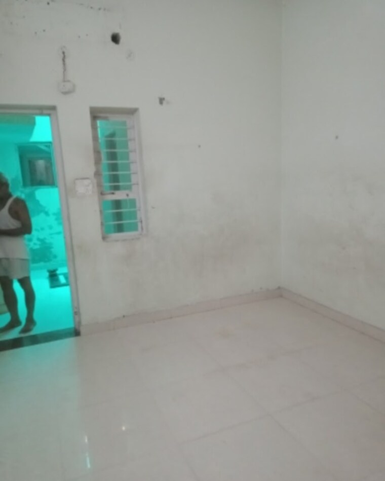 Room, aliganj 2 Bedroom 936 Sq.Ft. Villa In Aliganj Lucknow 9710363