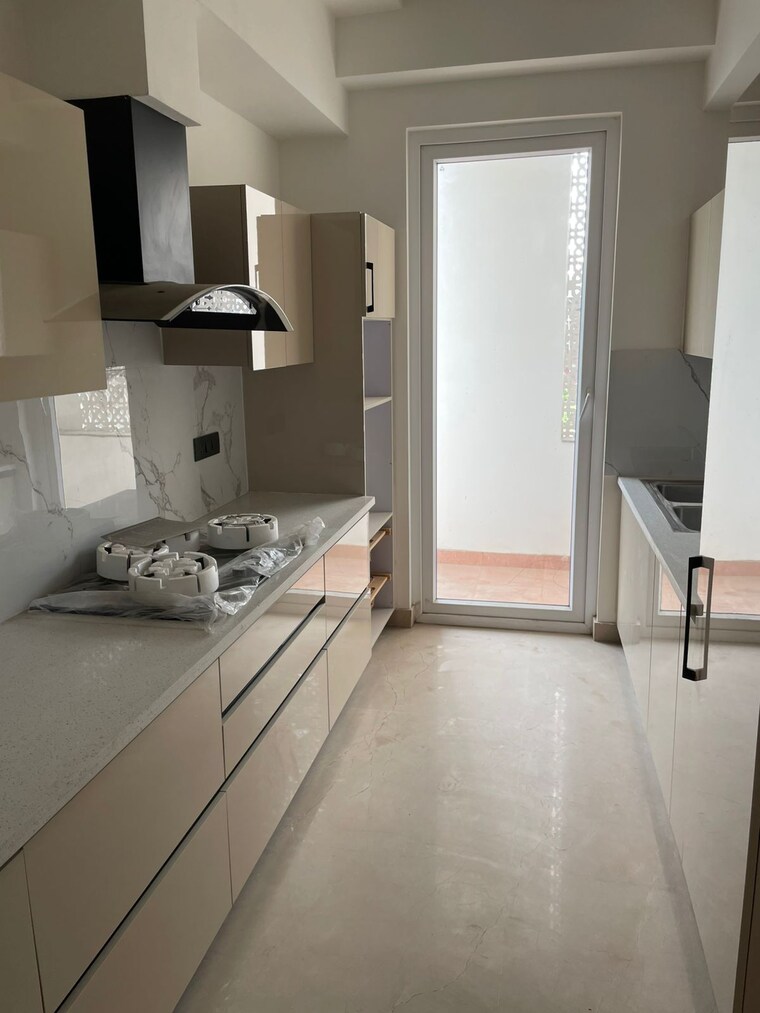 Kitchen, smart-world-orchard 3 Bedroom 1630 Sq.Ft. Apartment In Sector 61 Gurgaon 9710427
