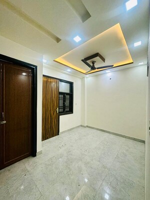 Master Bedroom in 2 BHK Builder Floor at Dwarka Mor – for Rent
