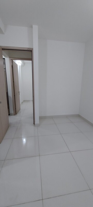 Furnished Amenities in 2.5 BHK Apartment at Nanded Kalashree, State Bank Nagar – for Rent