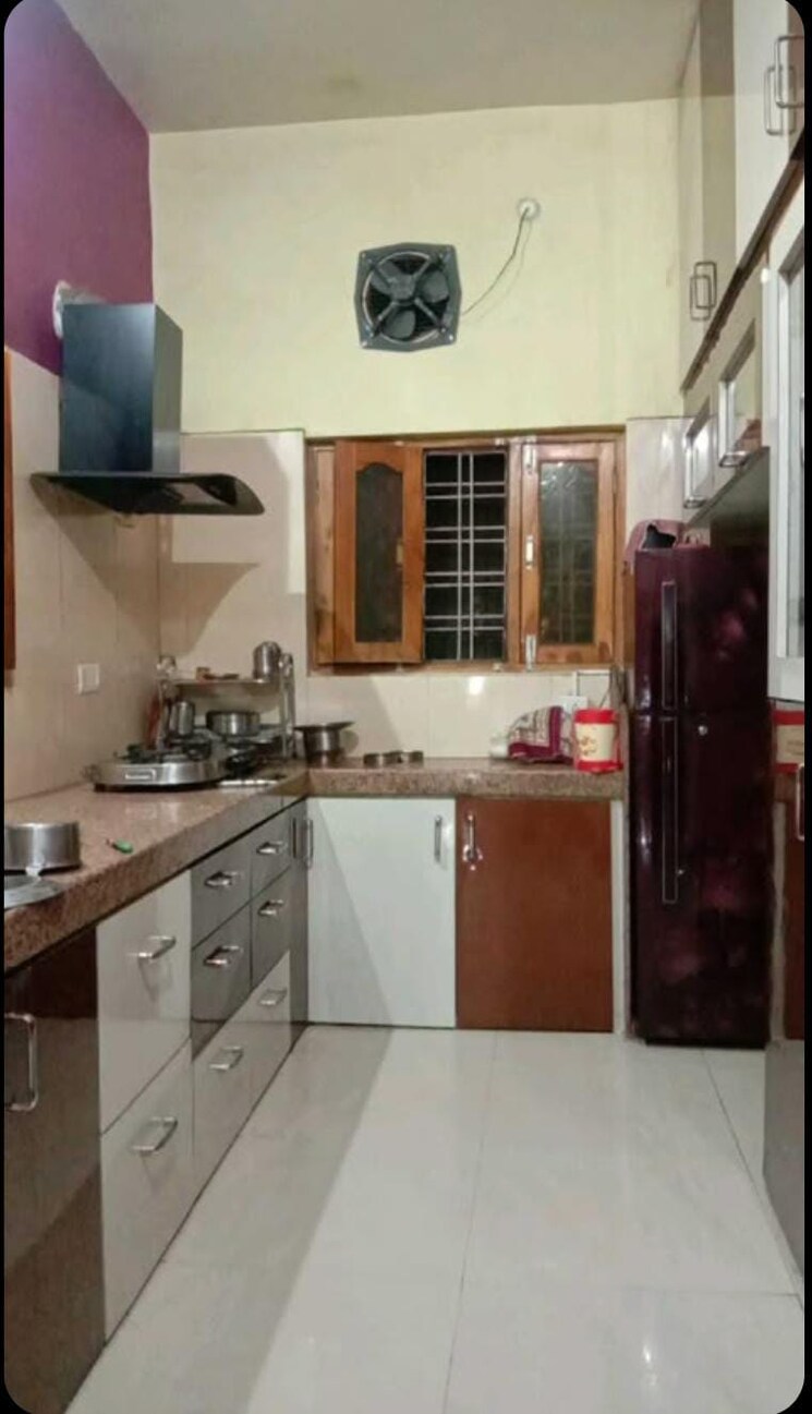 Kitchen, vibhuti khand Pg For Boys & Girls In Vibhuti Khand 9710429