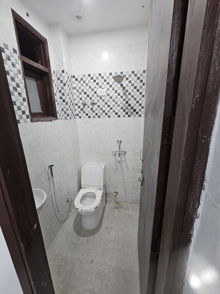 Bathroom, saket 1 Bedroom 600 Sq.Ft. Builder Floor In Saket Delhi 9710462