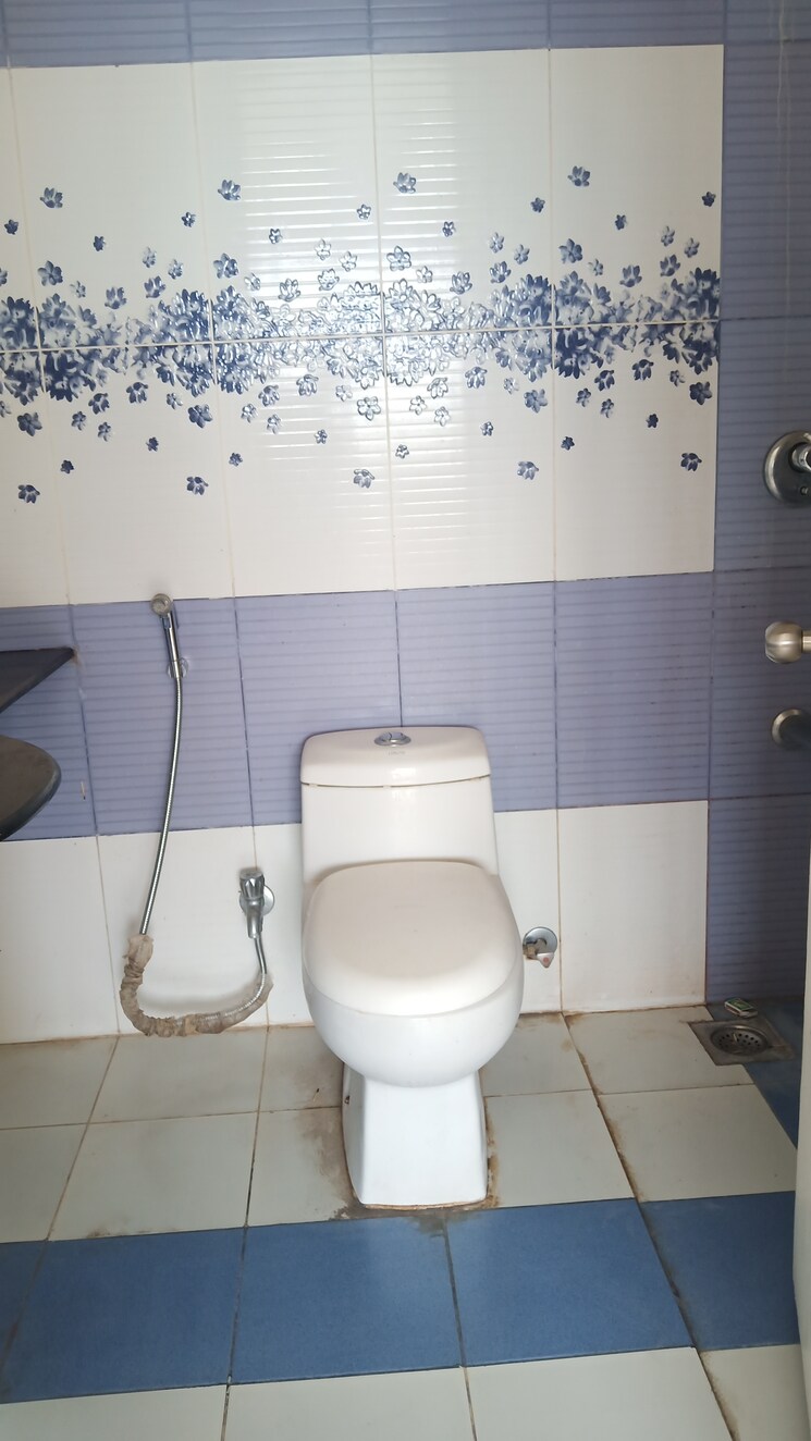 Bathroom, nanded-asawari 2 Bedroom 718 Sq.Ft. Apartment In Nanded Pune 9710430