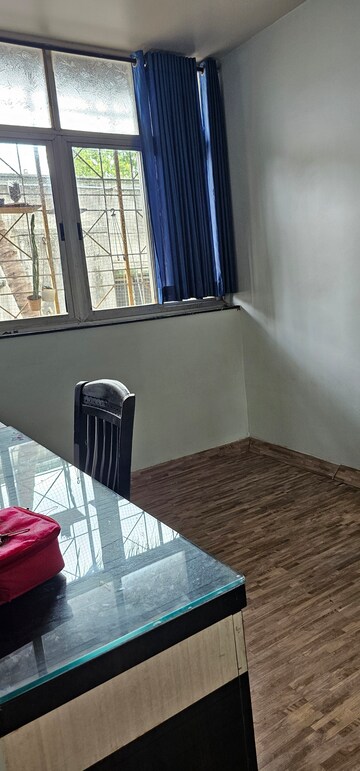 Furnished Amenities in 1.5 BHK Apartment at Kothrud – for Rent