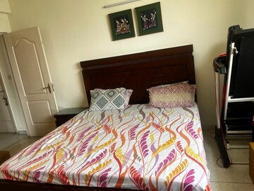 Bedroom in 4 BHK Apartment at DLF Belvedere Towers, Sector 24 – for Rent