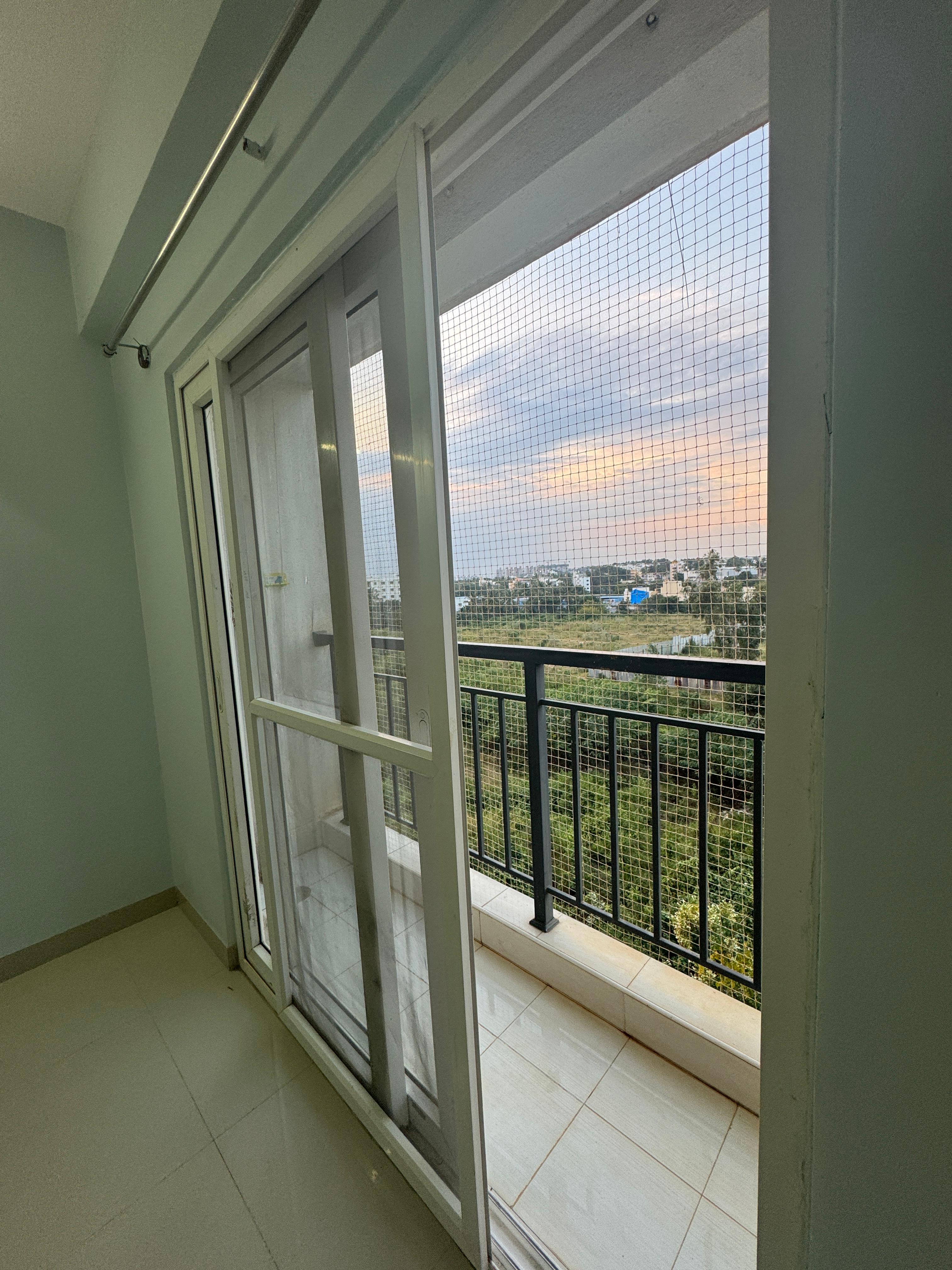 2 BHK + Pooja Room Apartment For Rent in Puravankara Palm Beach