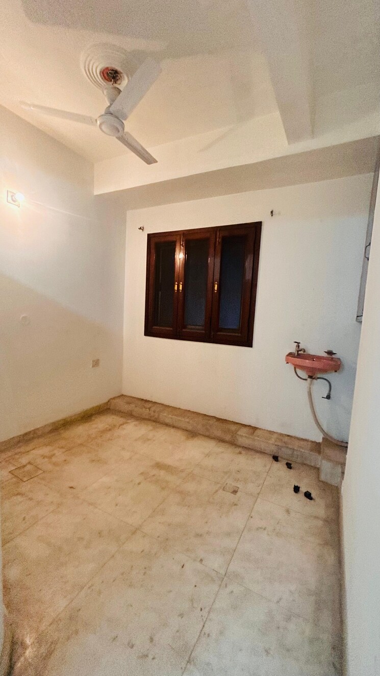 Room, malviya nagar 3 Bedroom 1500 Sq.Ft. Builder Floor In Malviya Nagar Delhi 9710615