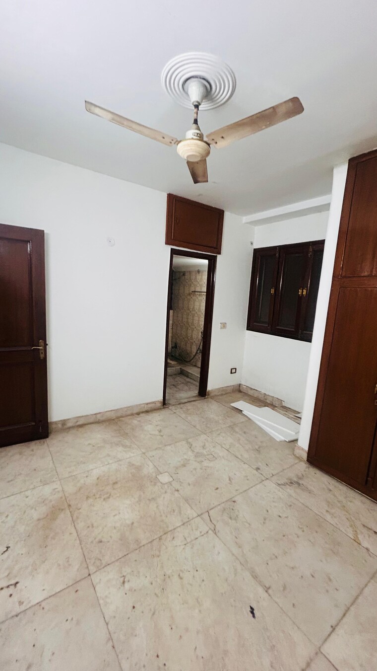 Room, malviya nagar 3 Bedroom 1500 Sq.Ft. Builder Floor In Malviya Nagar Delhi 9710615