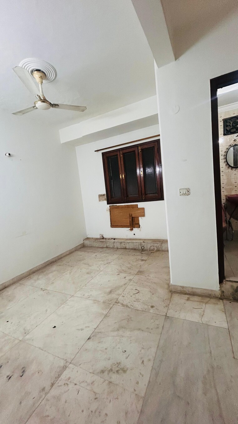 Room, malviya nagar 3 Bedroom 1500 Sq.Ft. Builder Floor In Malviya Nagar Delhi 9710615