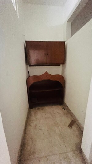 Furnished Amenities in 3 BHK Builder Floor at Malviya Nagar – for Rent