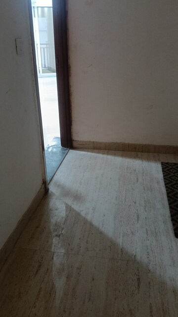 Room in 3 BHK Apartment at Supertech ORB, Sector 74 – for Sale