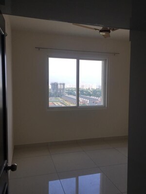 Room in 2 BHK Apartment at Mantri Webcity, Hennur – for Rent
