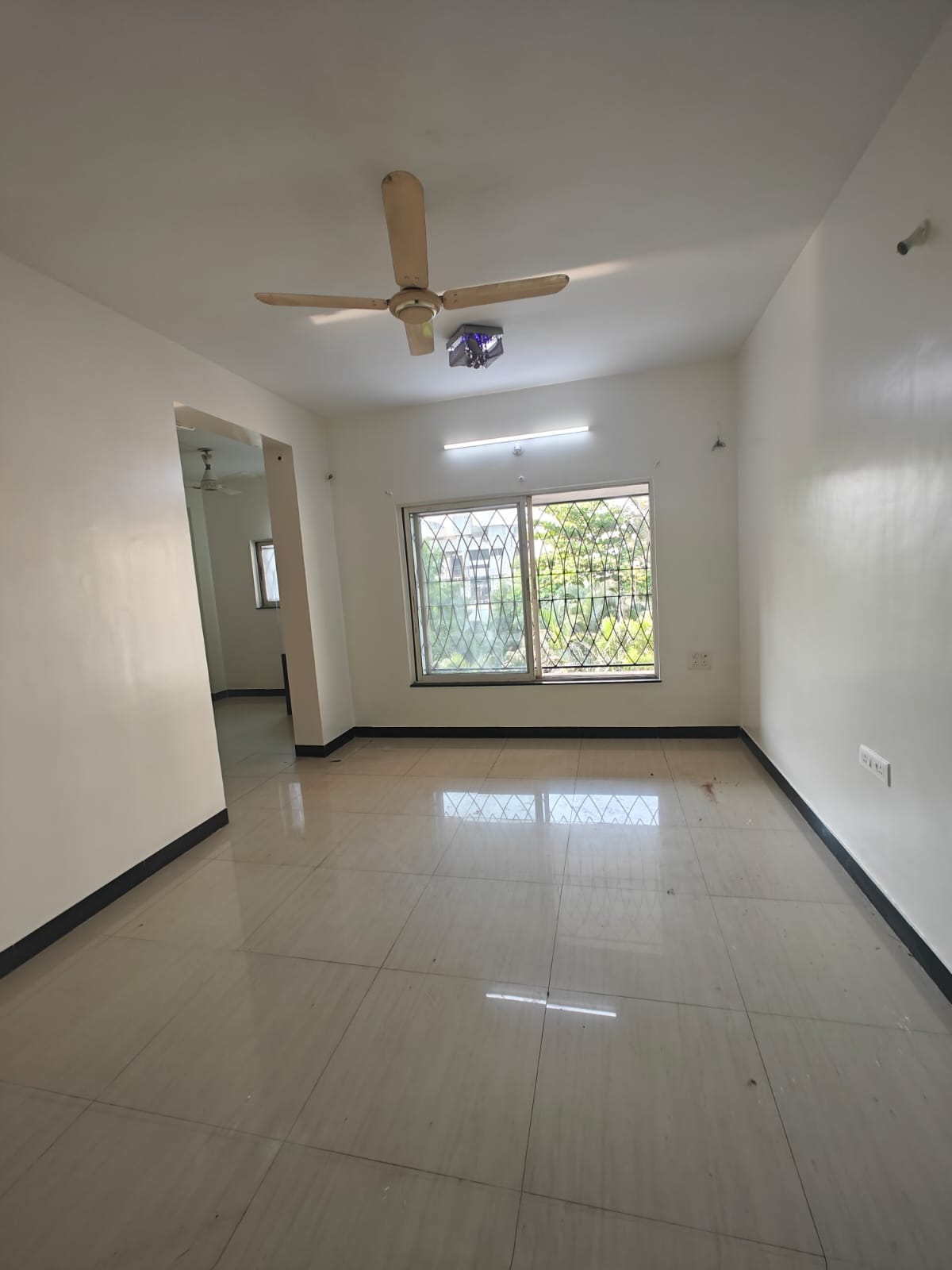 2 BHK Apartment For Sale in 2 Bhk Resale Flat For Sal