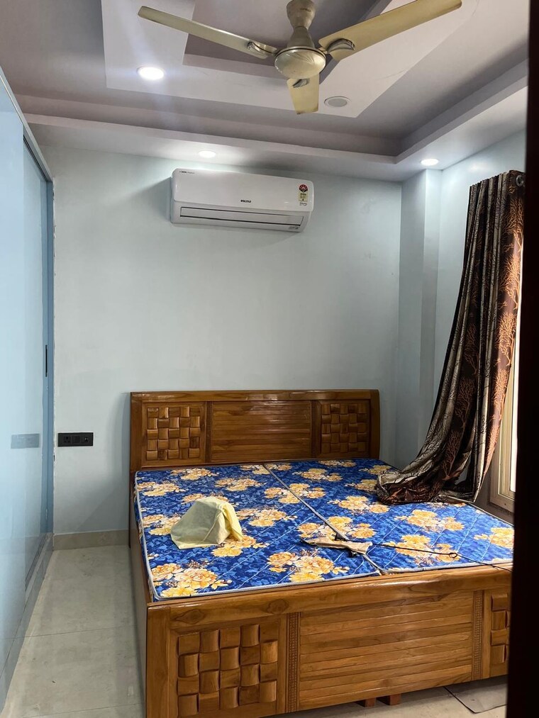 Bedroom, rajinder nagar 3 Bedroom 1200 Sq.Ft. Builder Floor In Rajinder Nagar Delhi 9710752