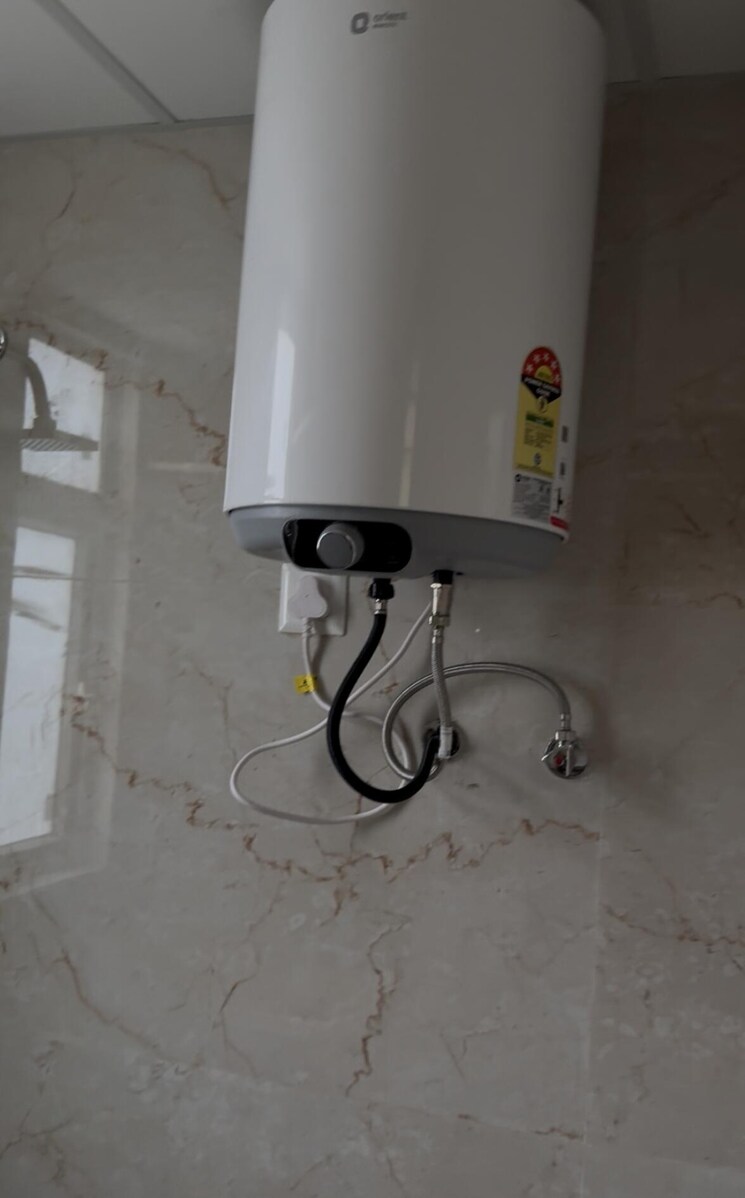 Bathroom, smart-world-gems 3 Bedroom 1423 Sq.Ft. Apartment In Sector 89 Gurgaon 9710747