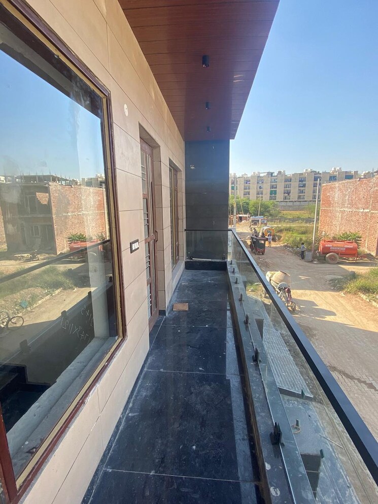 Balcony, patiala road 4 Bedroom 2400 Sq.Ft. Independent House In Patiala Road Zirakpur 9710932