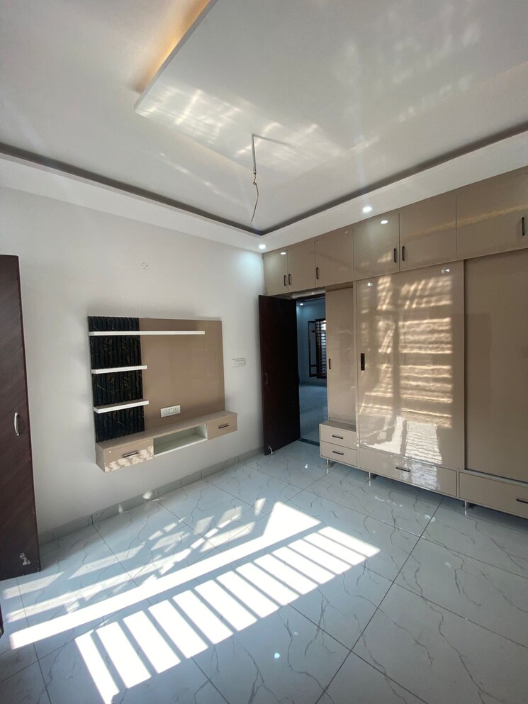 Master Bedroom, patiala road 4 Bedroom 2400 Sq.Ft. Independent House In Patiala Road Zirakpur 9710932