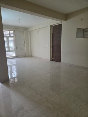 Room in 3 BHK Builder Floor at Sector 89 – for Sale