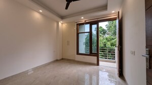 Room in 4 BHK Builder Floor at Saket – for Rent