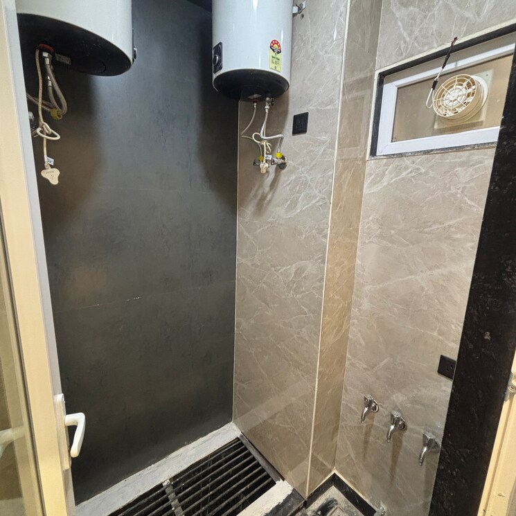 Bathroom, vikas puri 3 Bedroom 1180 Sq.Ft. Builder Floor In Vikas Puri Delhi 9710994