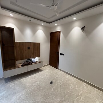 Room in 3 BHK Builder Floor at Vikas Puri – for Sale