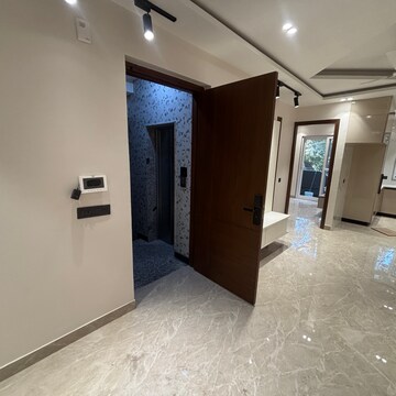 Room in 3 BHK Builder Floor at Vikas Puri – for Sale