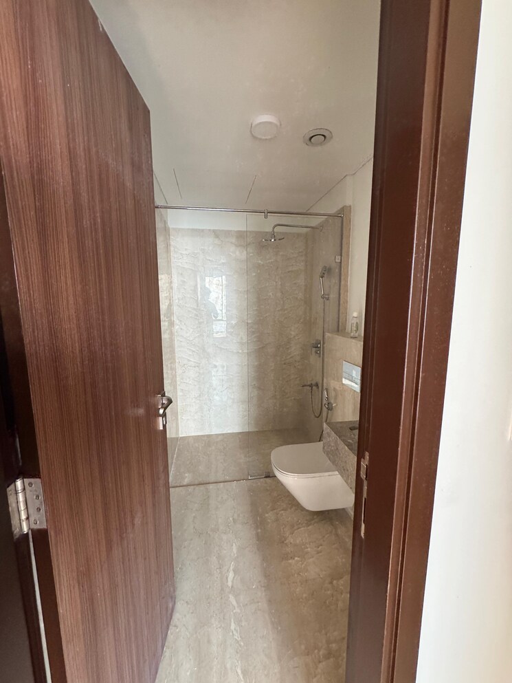 Bathroom, piramal-mahalaxmi 3 Bedroom 1451 Sq.Ft. Apartment In Mahalaxmi Mumbai 9710907