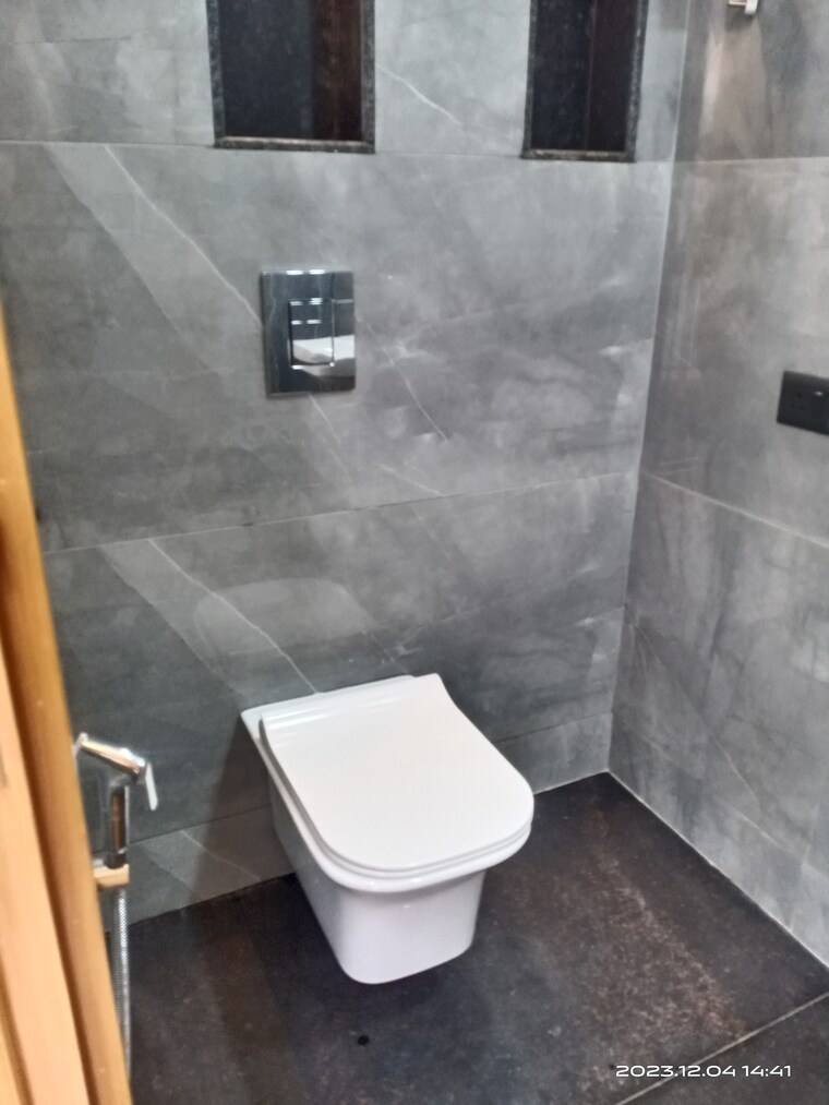 Bathroom, vasant kunj 1 Bedroom 500 Sq.Ft. Builder Floor In Vasant Kunj Delhi 9710985