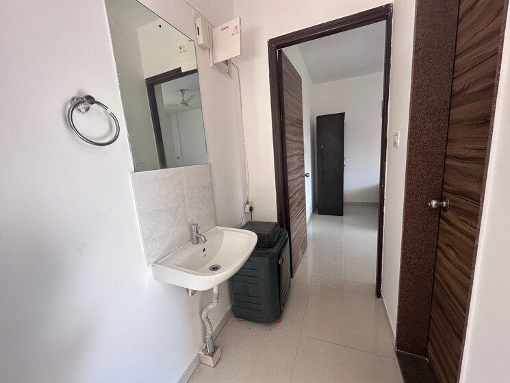 Bathroom, saakaar-silvana-apartment 2 Bedroom 1100 Sq.Ft. Apartment In Kharadi Pune 9710958