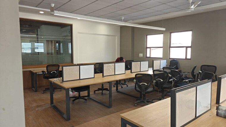 Team Area, sector 65 Commercial Office Space in IT/SEZ 4000 Sq.Ft. In Sector 65 Noida 9710992
