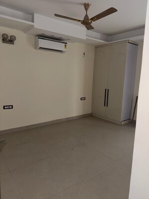 Room in 4 BHK Apartment at Aradhya Homes, Sector 67a – for Sale