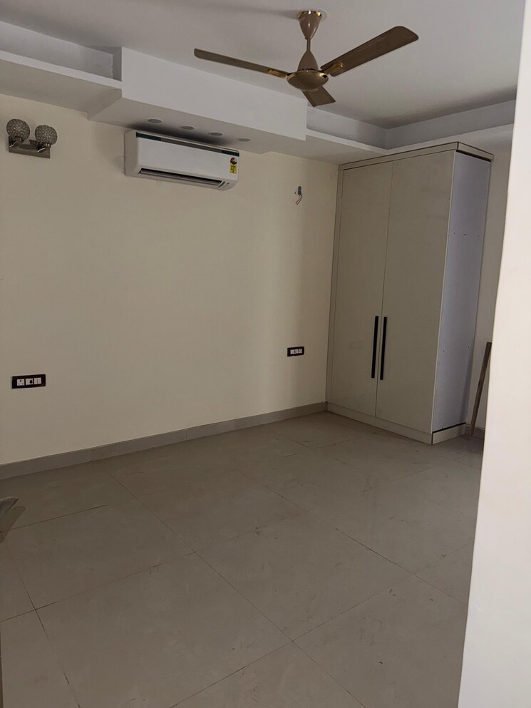 Room, aradhya-homes 4 Bedroom 2100 Sq.Ft. Apartment In Sector 67a Gurgaon 9711020