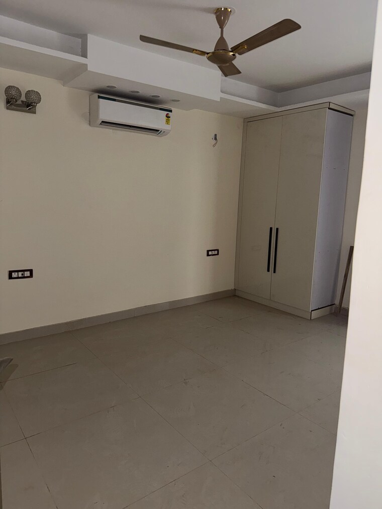 Room, aradhya-homes 4 Bedroom 2100 Sq.Ft. Apartment In Sector 67a Gurgaon 9711020