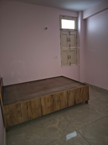 Room in 1.5 BHK Builder Floor at Mayur Vihar – for Rent