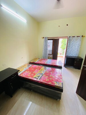  Pg For Rent in Vibhuti Khand
