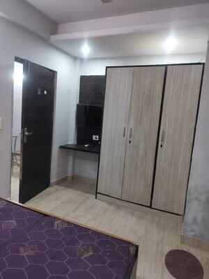 Room in 1 BHK Builder Floor at Ansal Sushant Lok I, Sector 43 – for Rent