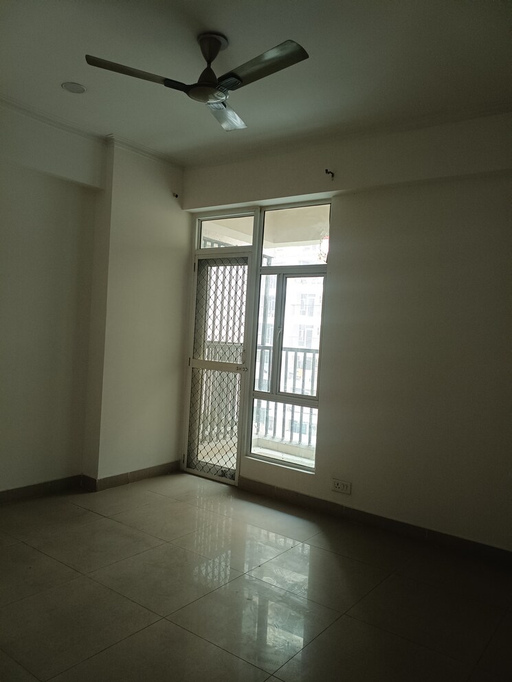 Room, gaur-city-2-11th-avenue 3 Bedroom 1420 Sq.Ft. Apartment In Sector 16c Greater Noida Greater Noida 9711201