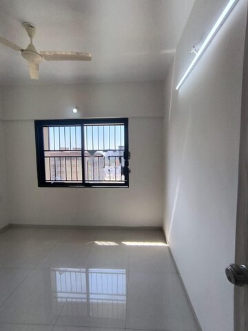 Room in 2 BHK Apartment at Kohinoor Sapphire 2, Tathawade – for Rent