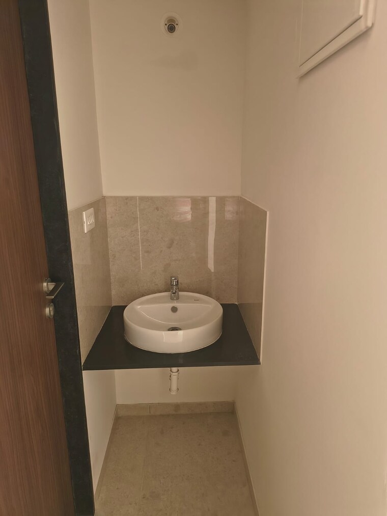 Bathroom, kharadi 2.5 Bedroom 1450 Sq.Ft. Apartment In Kharadi Pune 9711230