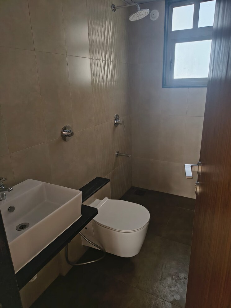 Bathroom, kharadi 2.5 Bedroom 1450 Sq.Ft. Apartment In Kharadi Pune 9711230