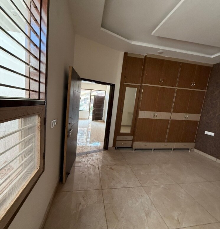 Room, bhabat 1 RK 584 Sq.Ft. Independent House In Bhabat Zirakpur 9711334