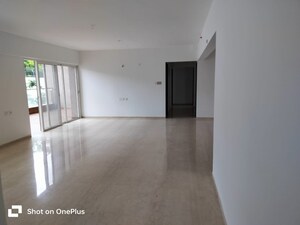 Room in 3 BHK Apartment at Kolte Patil Stargaze, Bavdhan – for Rent