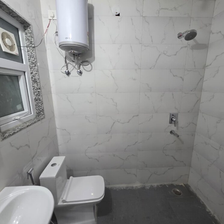Bathroom, sector 56 1 RK 350 Sq.Ft. Apartment In Sector 56 Gurgaon 9711434