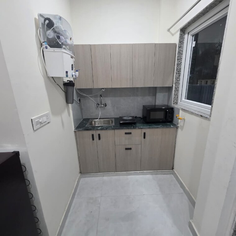 Kitchen, sector 56 1 RK 350 Sq.Ft. Apartment In Sector 56 Gurgaon 9711434